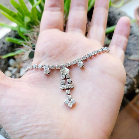 Vintage Classic Rhinestone Art Deco Style Necklace - Picture 5 of 7